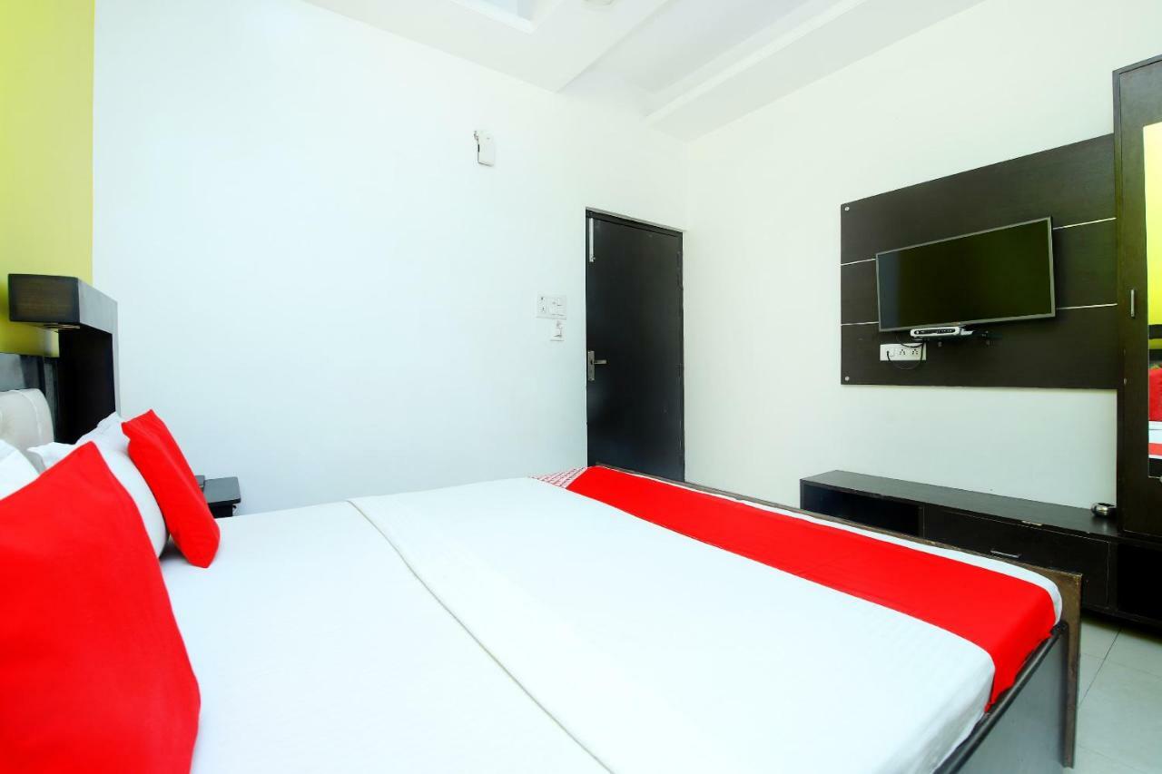 Oyo 44541 Nanda Hotel 3*